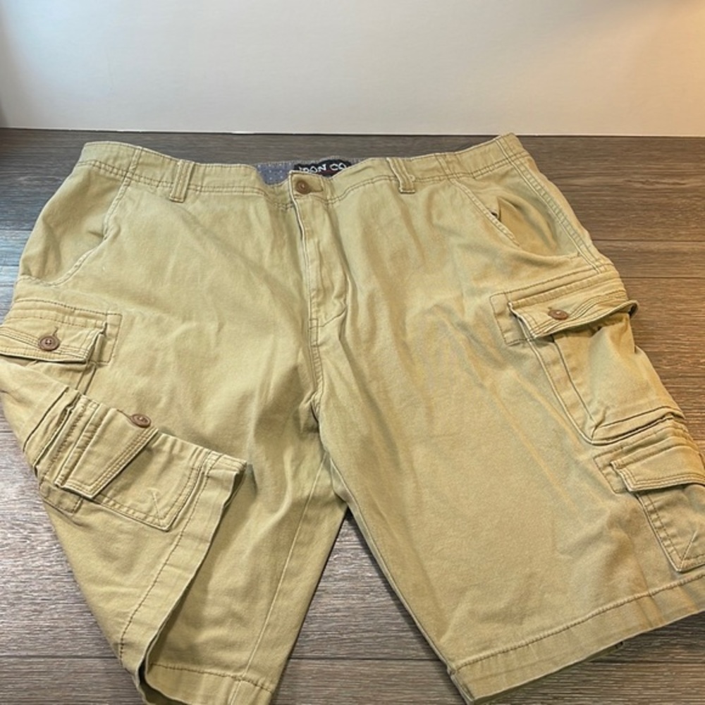Iron co mens cargo shorts size 40 (c69)